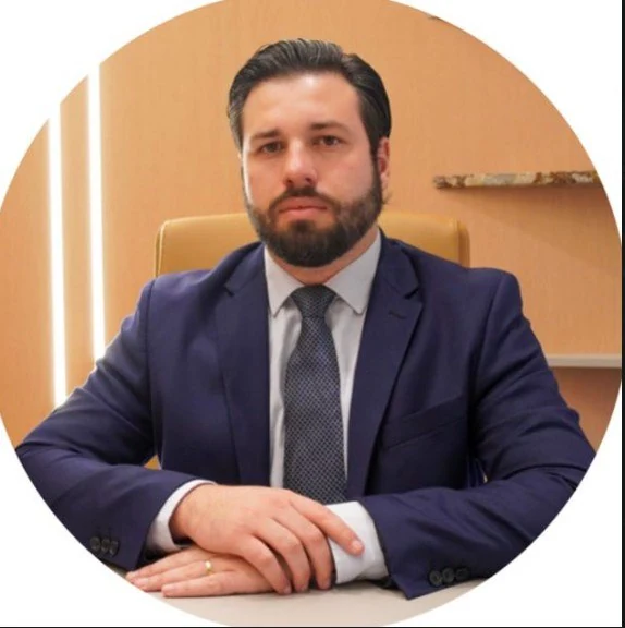 Adriel D'Avila, advogado tributarista e aduaneiro